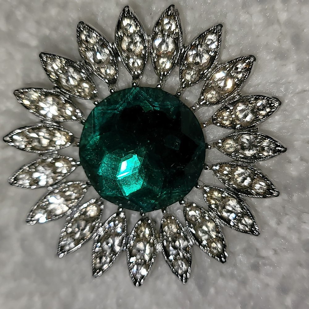Vtg Signed‎ Sarah Coventry 1964 Green & Clear Rhinestone Glass Flower Brooch Pin